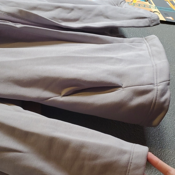 Fabletics sweatshirt - Picture 2 of 4